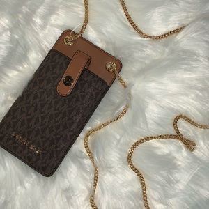 MICHEAL KORS CHAIN PHONE CROSSBODY